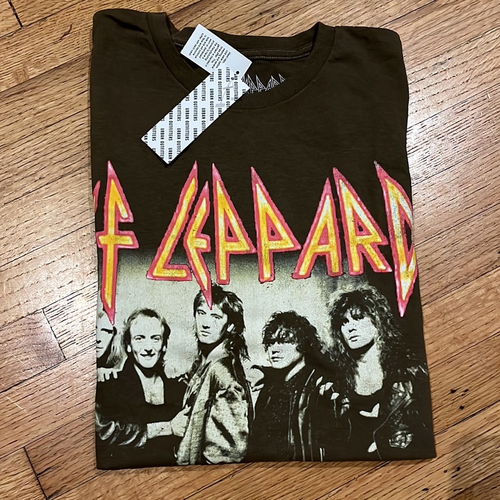 NWT Urban Outfitters Def Leppard Hysteria Tour T-shirt